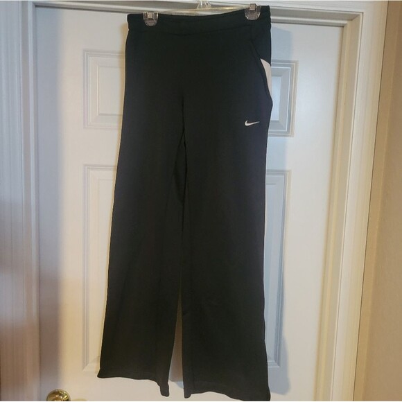 Nike Pants - Nike Vintage Womens pull on athletic pant Medium